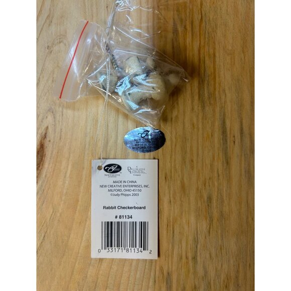 Handcrafted Wood Checkerboard with 2 Pegs Judy Phipps Easter Rabbit Wall Hanging - Picture 4 of 11